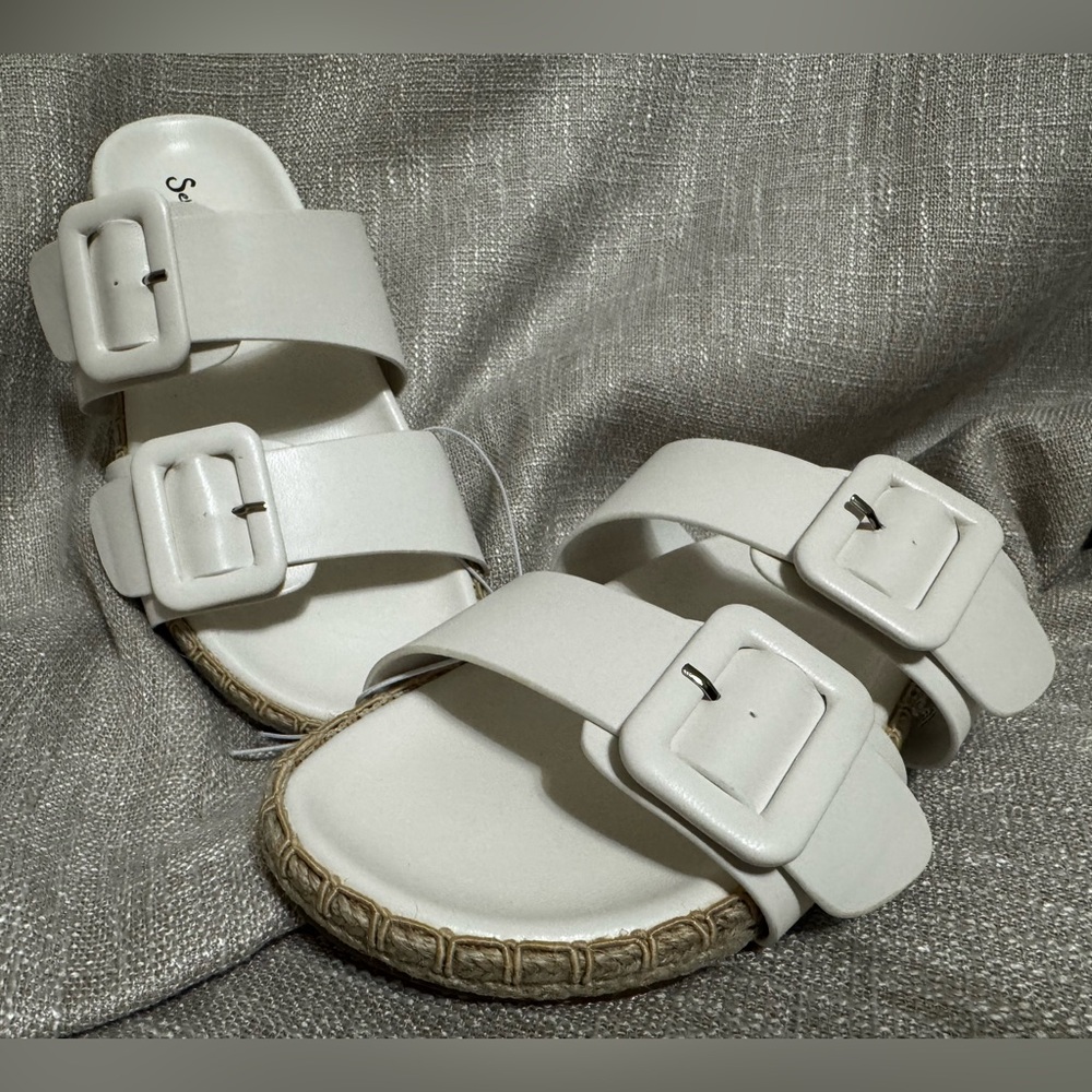 Gorgeous Seychelles White Buckle Sandals NWOT Size 8.5 10 $108